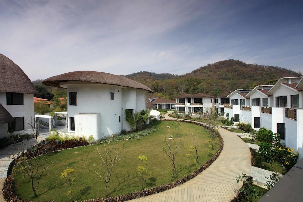 Hotel Lemon Tree Premier, Corbett Rāmnagar Exterior foto